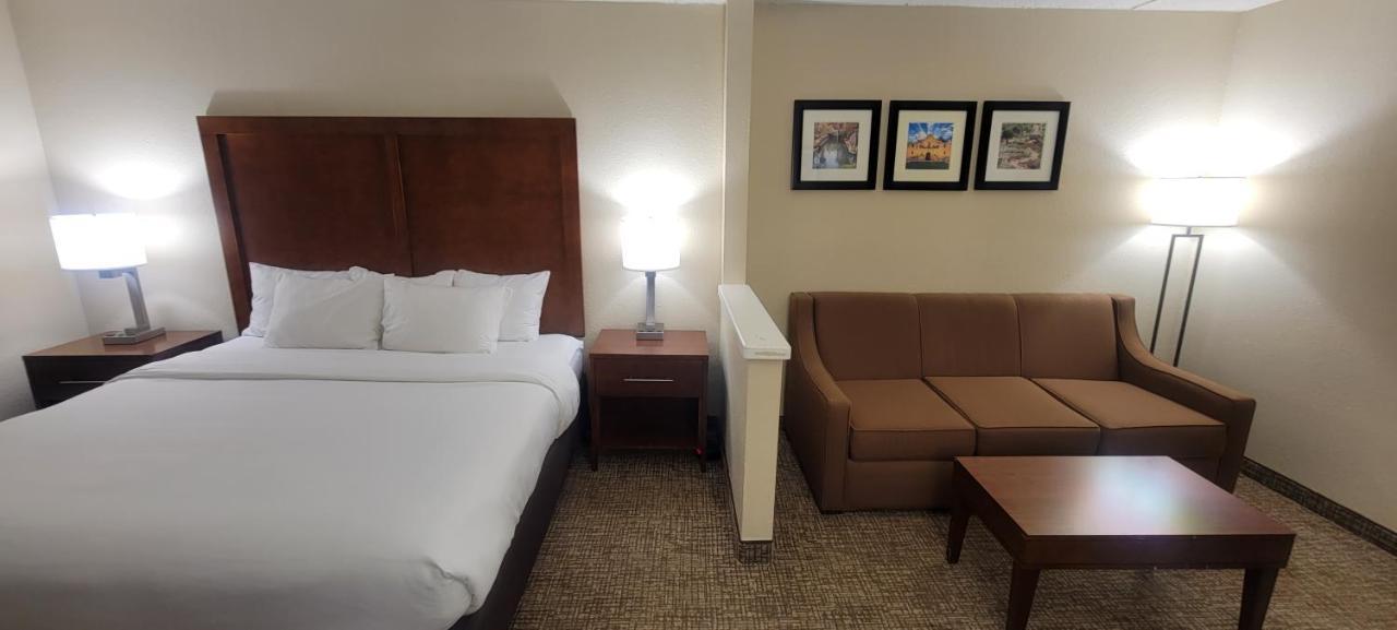 Spark By Hilton San Antonio Airport Eksteriør bilde